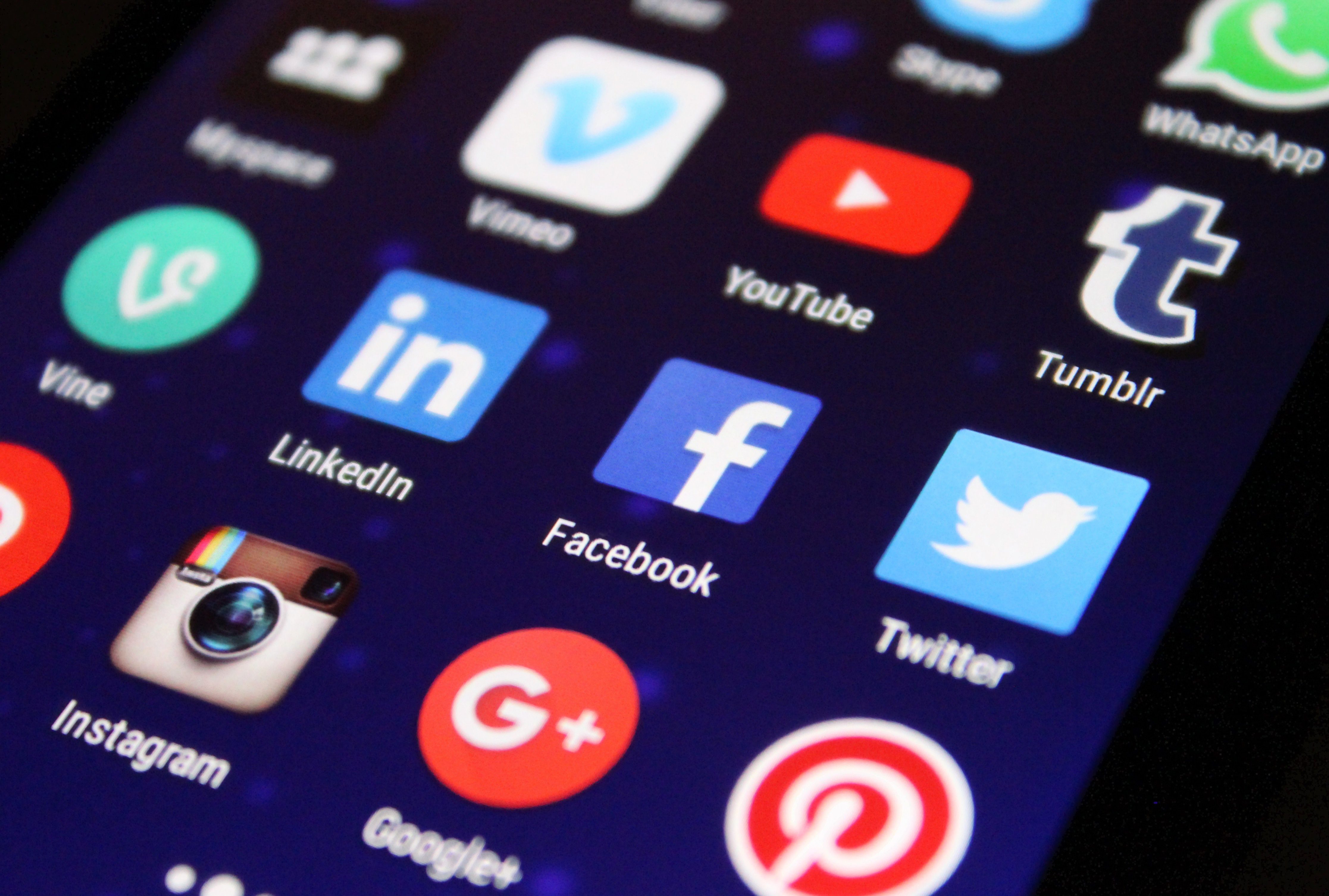 cropped-social-media2-1.jpg